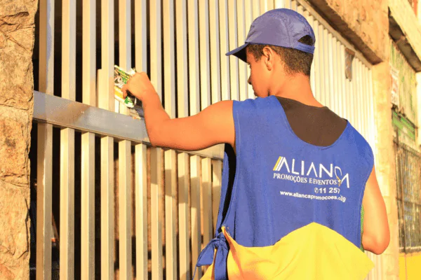 panfletagem porta a porta